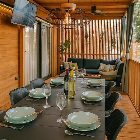Mobile Cabana, Soline, Lägenhet