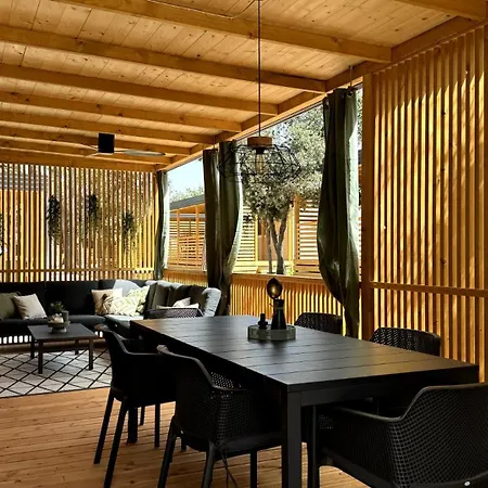 Mobile Cabana, *