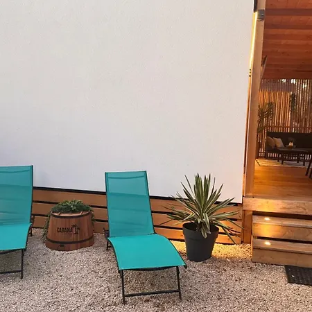 Mobile Cabana, Soline, *