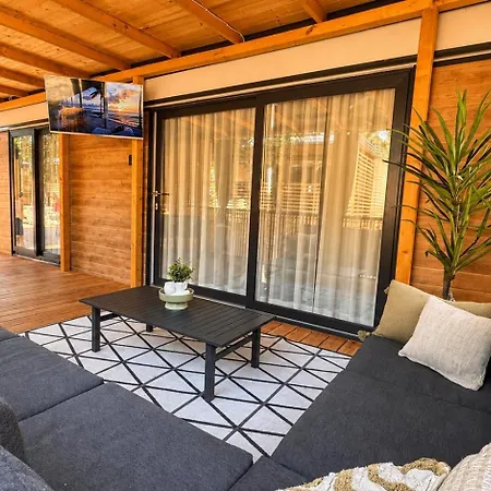 Mobile Cabana, Soline, *